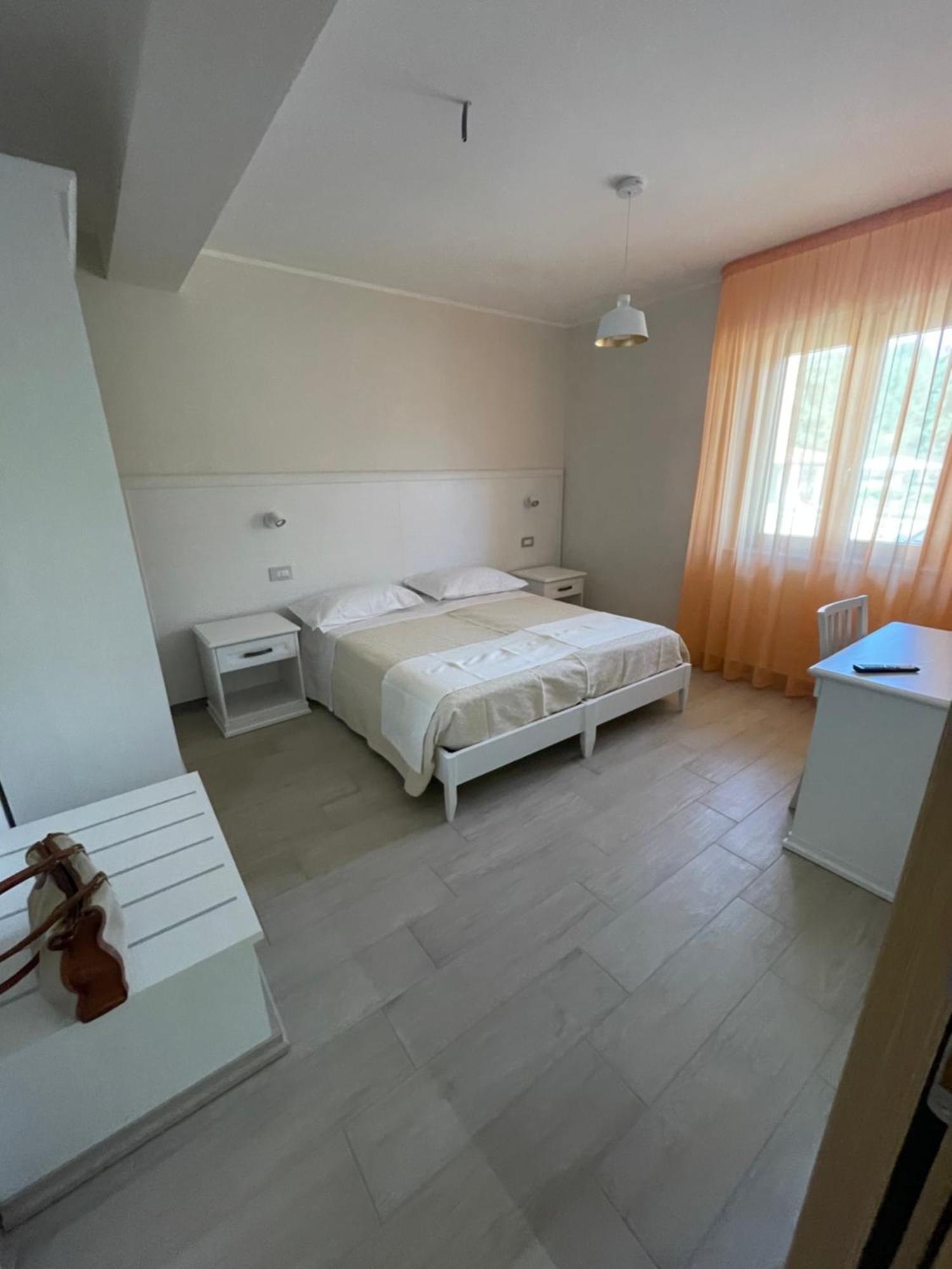Fd Lorichella Otel Lorica Dış mekan fotoğraf